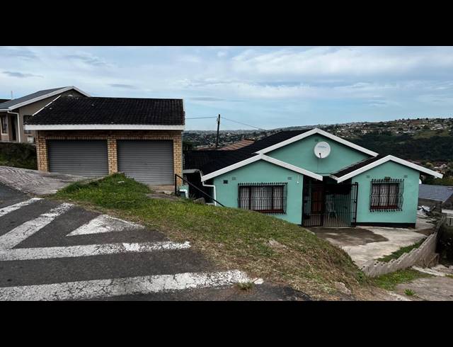 5 BEDROOM HOUSE FOR SALE IN UMLAZI BB